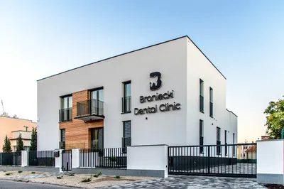 Broniecki Dental Clinic - Stomatologia, Medycyna estetyczna